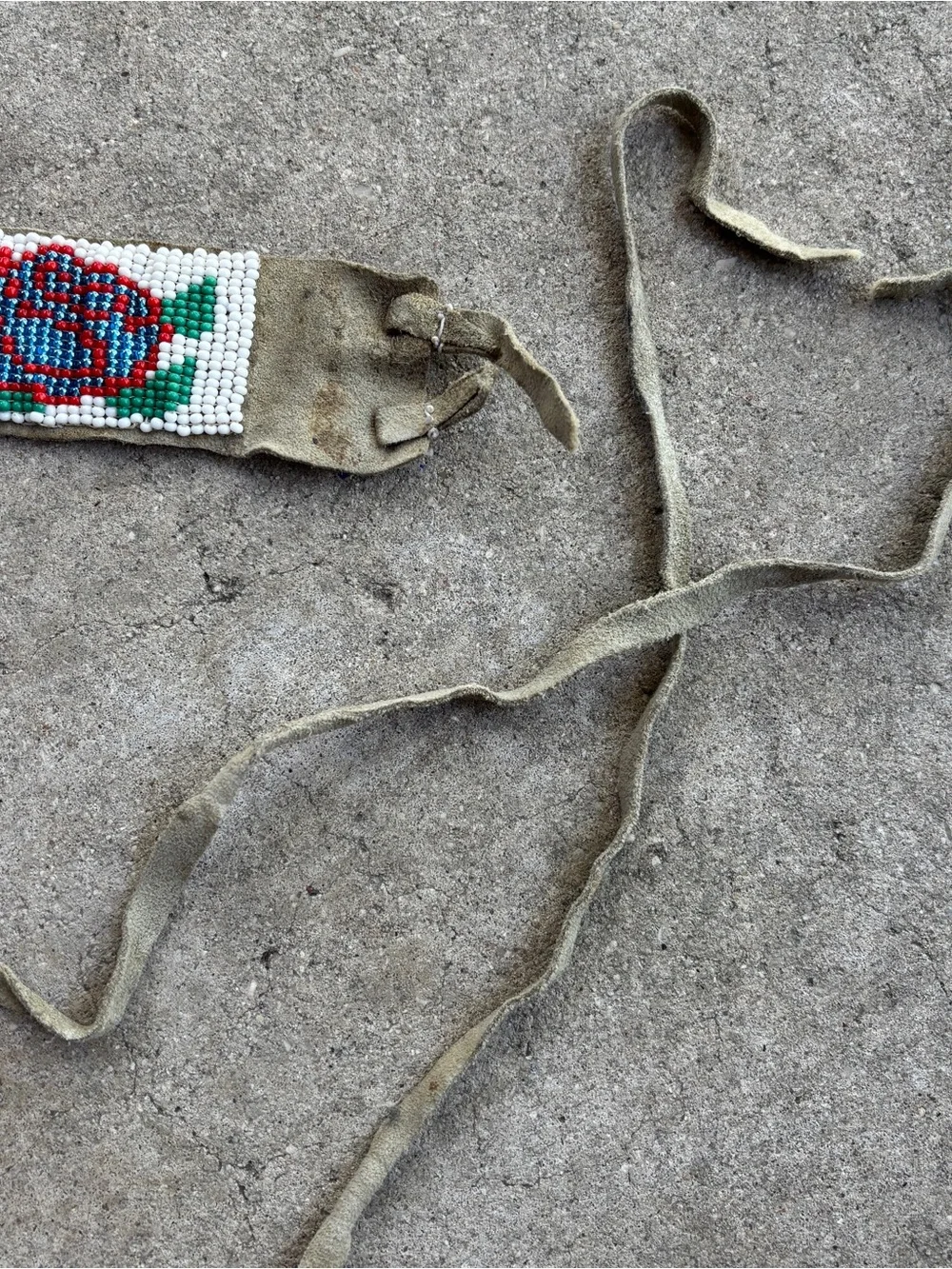 Handmade, gorgeous Indigenous/ Native beaded Roses Belt